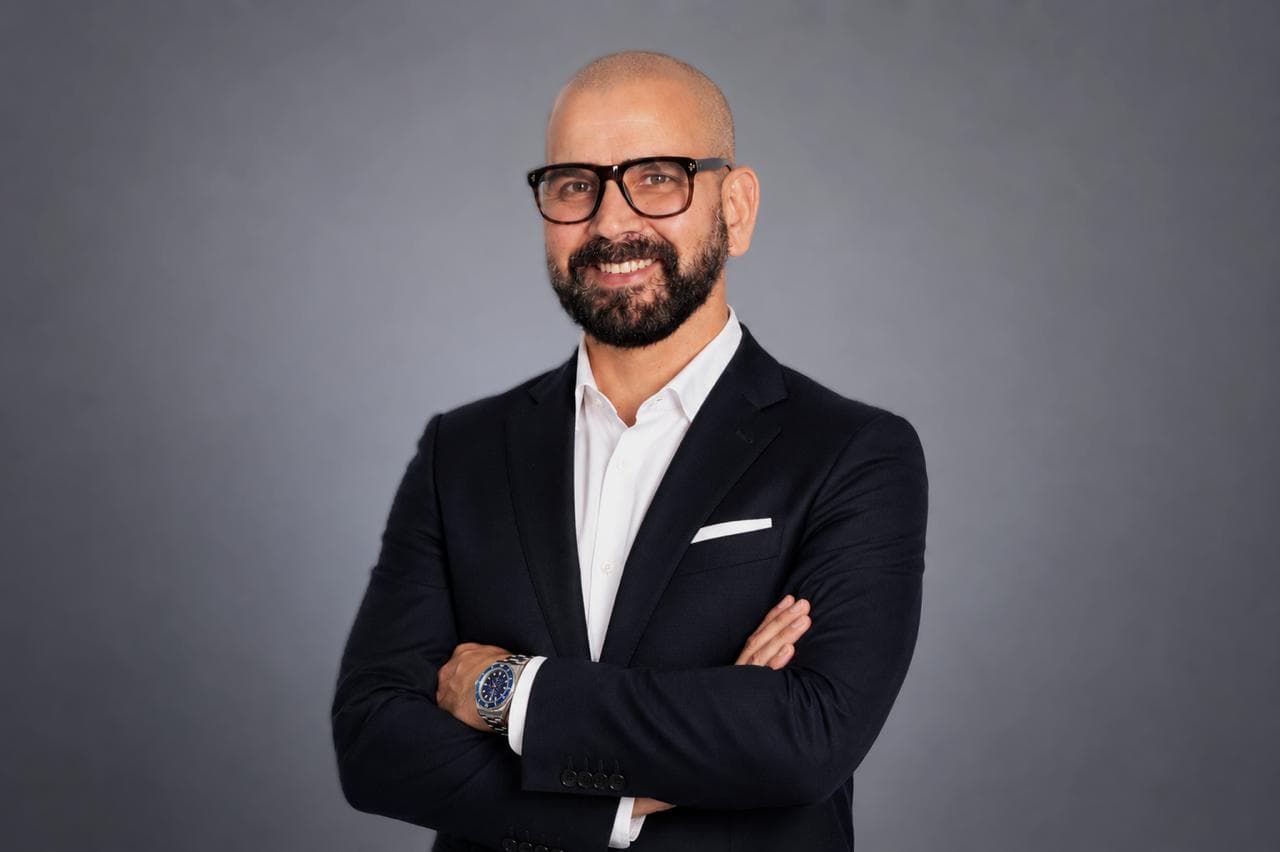 Milan — Senior Business Advisor